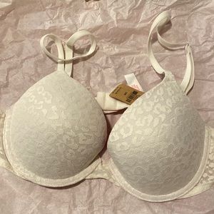 PINK Victoria’s Secret Wear Everywhere Push Up Bra